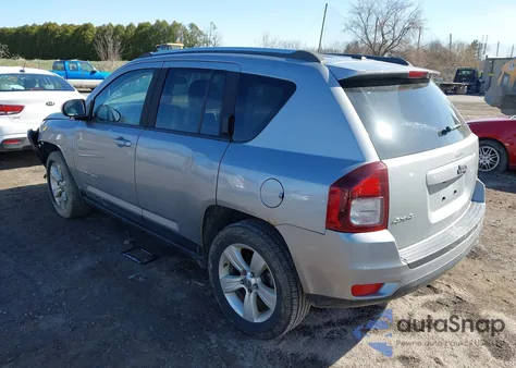 2014 Jeep Compass Latitude z USA, uszkodzony, nr VIN 1C4NJDEB3ED858857